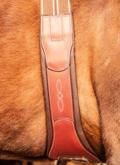 Two tone fancy stitch girth 
